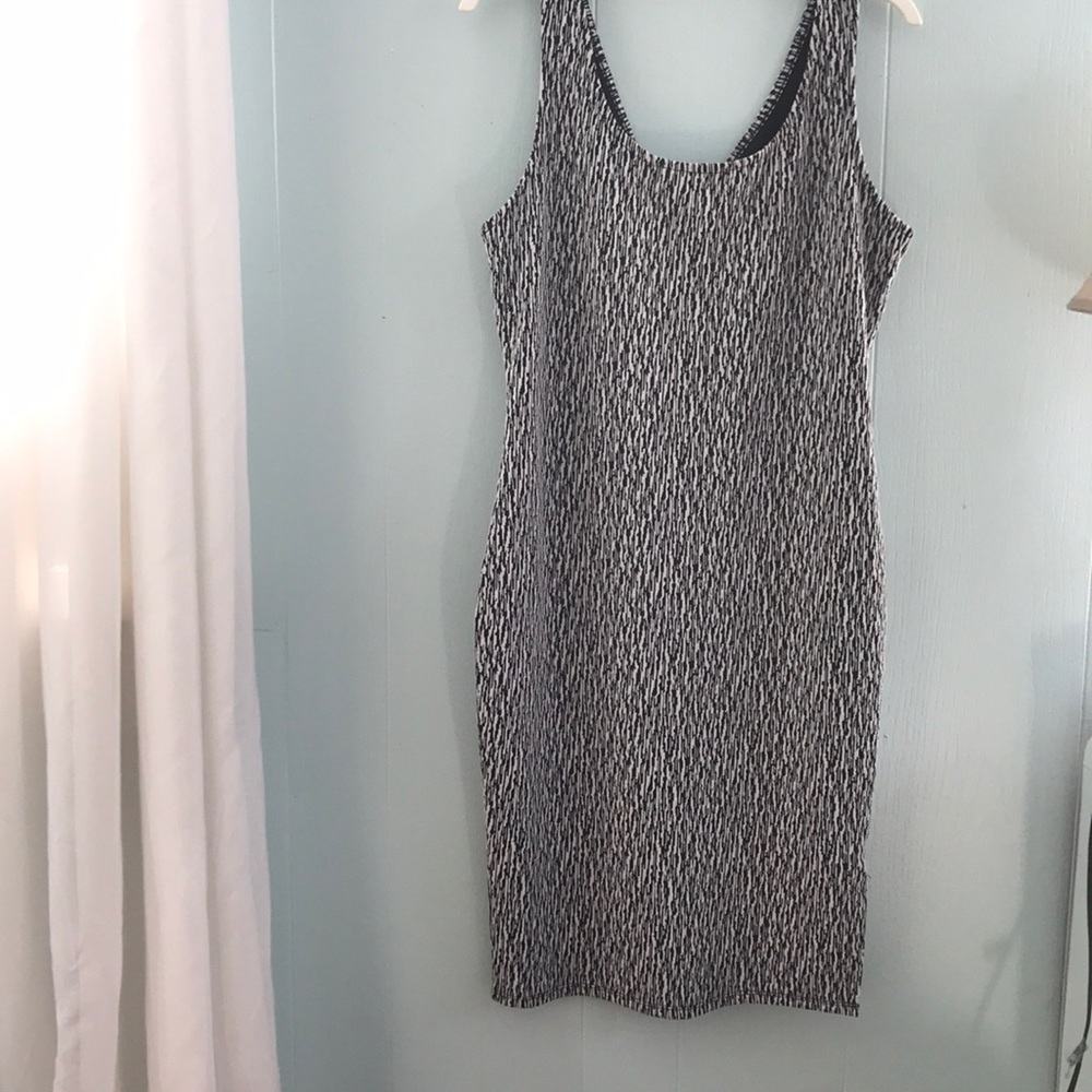 Bar III black/white dress